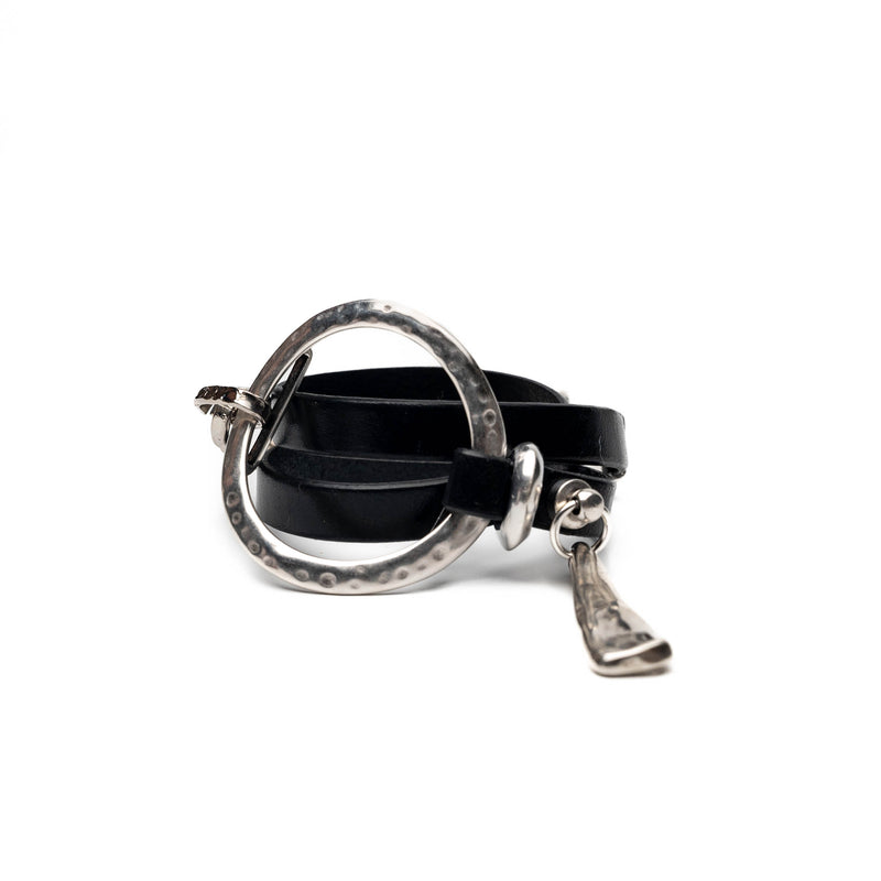 Leather bracelet with hammered metal hoop (BR-484)
