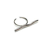 Adjustable two-finger ring in polished stainless steel, featuring a sleek, wavy design for a minimalist look.