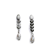 Unode50 style silver leaf necklace, bracelet and ring set, chunky leaf-shaped jewels