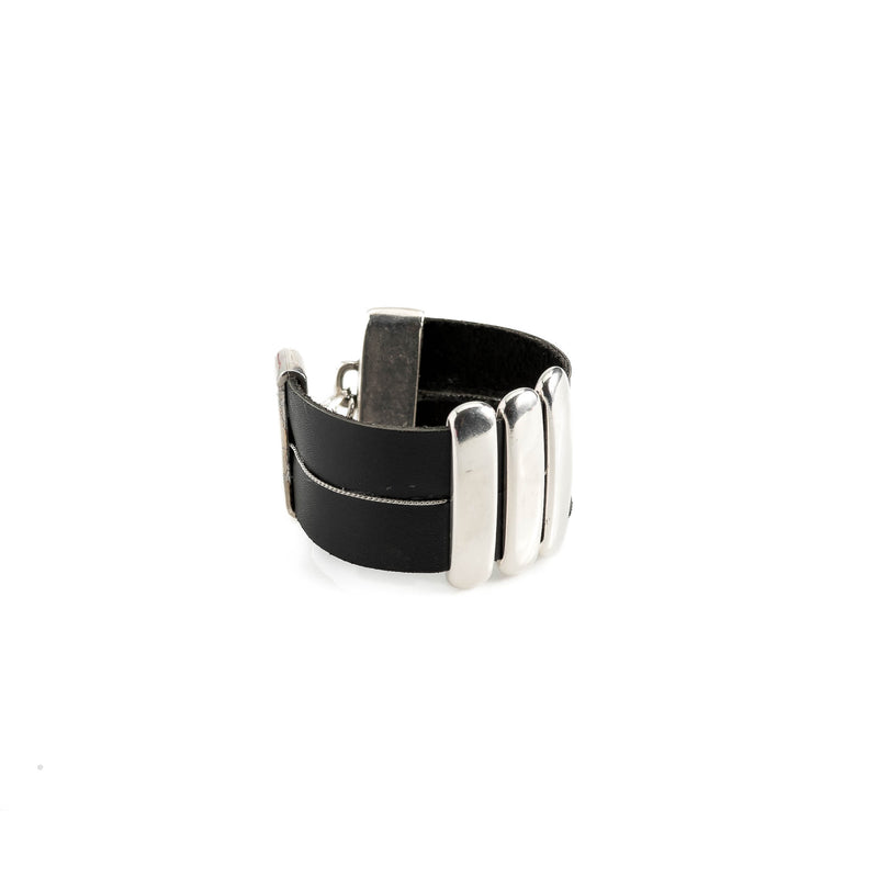 Soft black leather bracelet with silver-plated metal bars (BR-348)