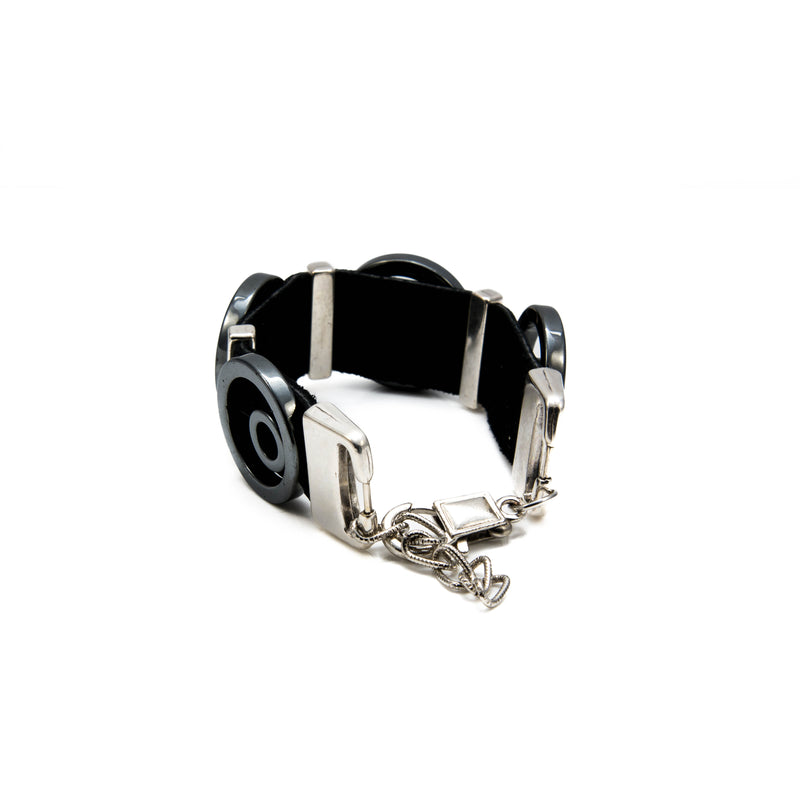 Bracelet with black leather, Hematite designs and sivler-plated elements (BR-245)