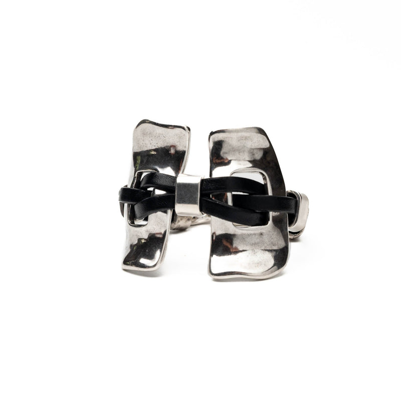 Bracelet with Black leather with rustic Zamak silver-plated sliders (BR-283)