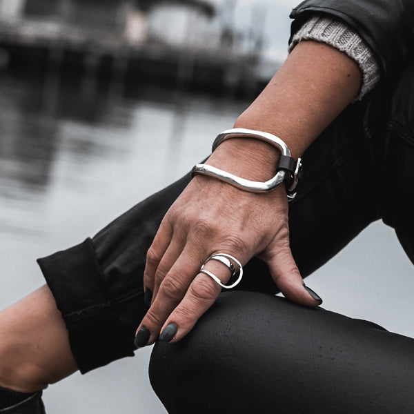 Bold metal and leather bracelet (BR-400)