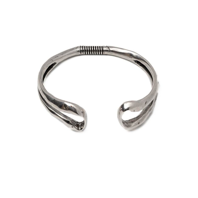 Hammered bangle with spring (BR-480)