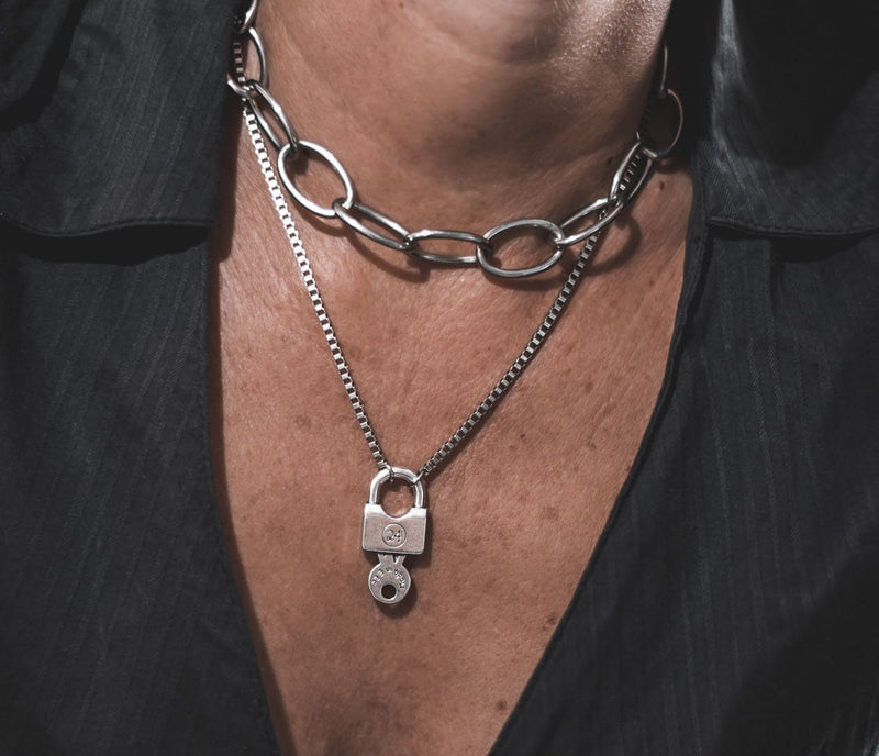 Trendy silver-plated necklace with chains and key and padlock pendant, unique gift for woman