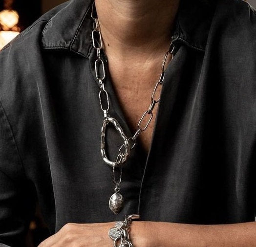 Edgy chunky chain link necklace with leaf pendant. Unique statement necklace, Hammered chain and metal