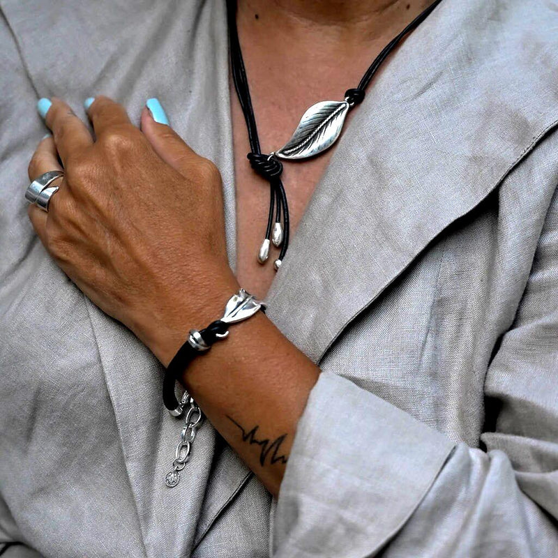 Unode50 style silver leaf necklace, bracelet and ring set, Chunky leaf-shaped jewels