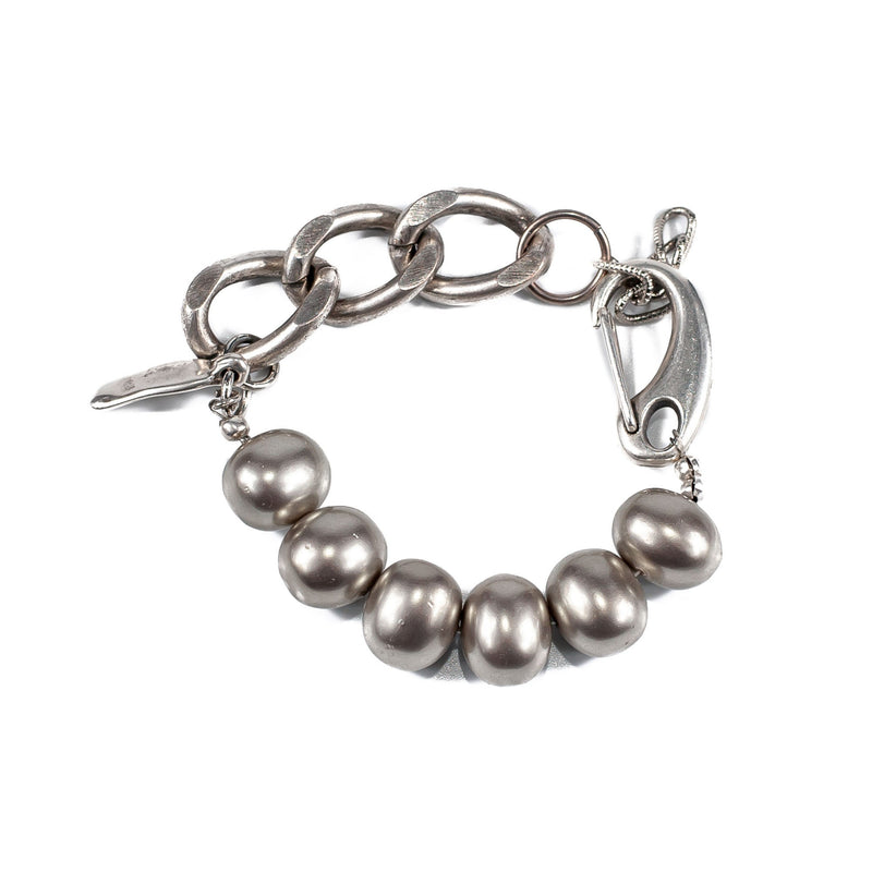 Shell Pearl bracelet in silver tones with thick silver-plated brass chain, Gift for her, Gift for women, Trendy Jewelry, classy jewelry