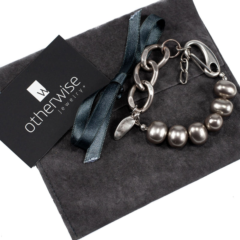 Shell Pearl bracelet in silver tones with thick silver-plated brass chain, Gift for her, Gift for women, Trendy Jewelry, classy jewelry