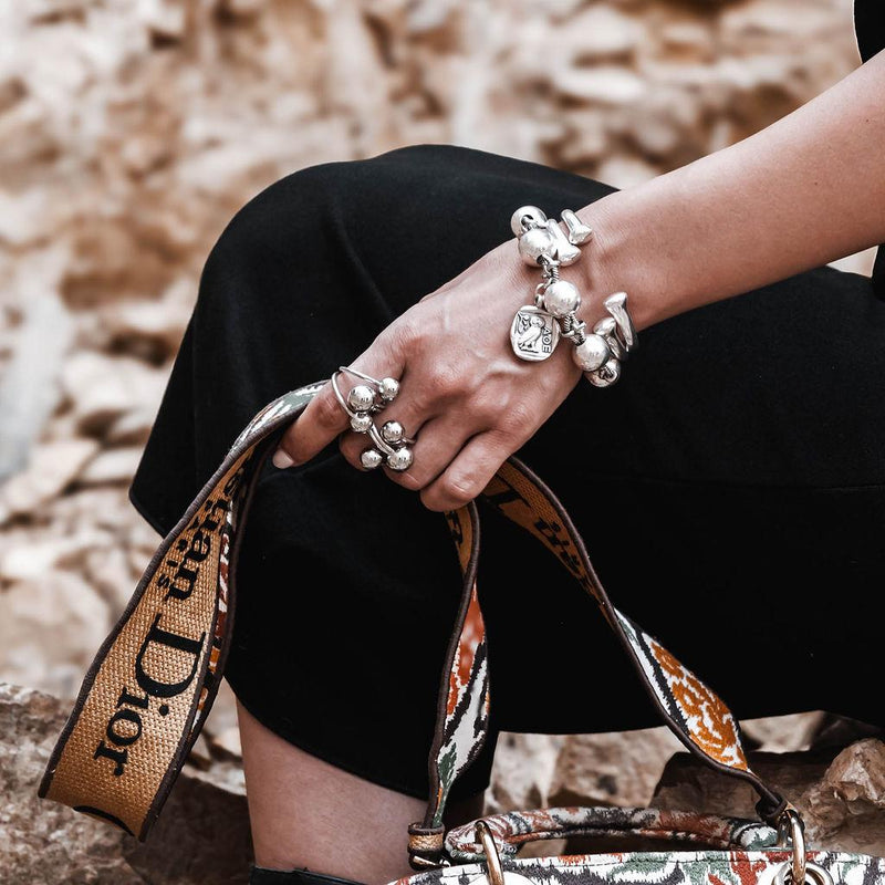 Chunky silver metal beads bracelet, Oversized Ball snake chain cuff, uno de 50 style bracelet