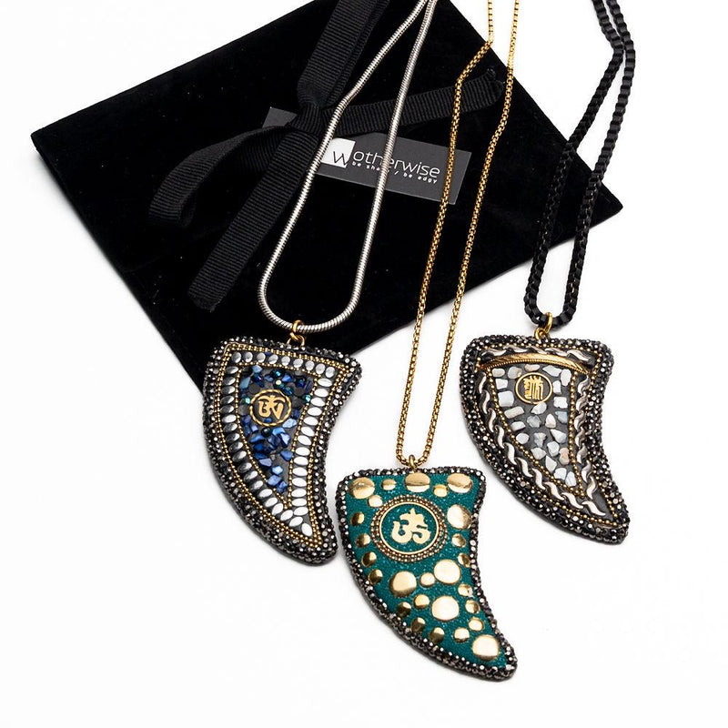 Strass horn charm necklace, Bright colored tooth pendants embellished with stones and Rhinestones, Edgy chic in Turquoise blue/Green/Gray