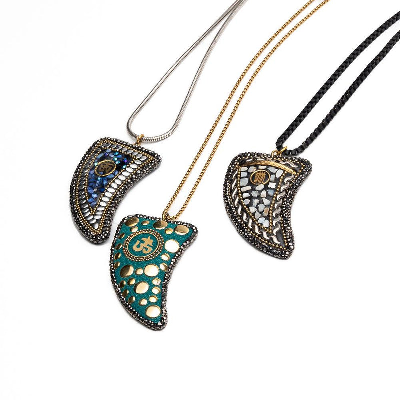 Strass horn charm necklace, Bright colored tooth pendants embellished with stones and Rhinestones, Edgy chic in Turquoise blue/Green/Gray