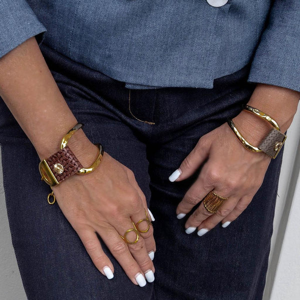 Edgy Chic leather and metal bracelet in Uno de 50 style, Unisex edgy and unique gold plated jewelry design with green or brown leather