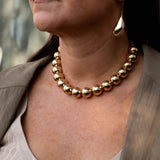 Chunky Gold metal chokers, oversized ball chain and bar chokers with hammered loop pendant in uno de 50 style