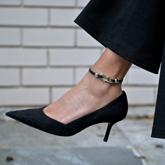 Leather and shark anklet (BR-433)