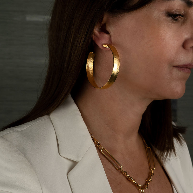 Gold-plated hammered earrings (E-4017)