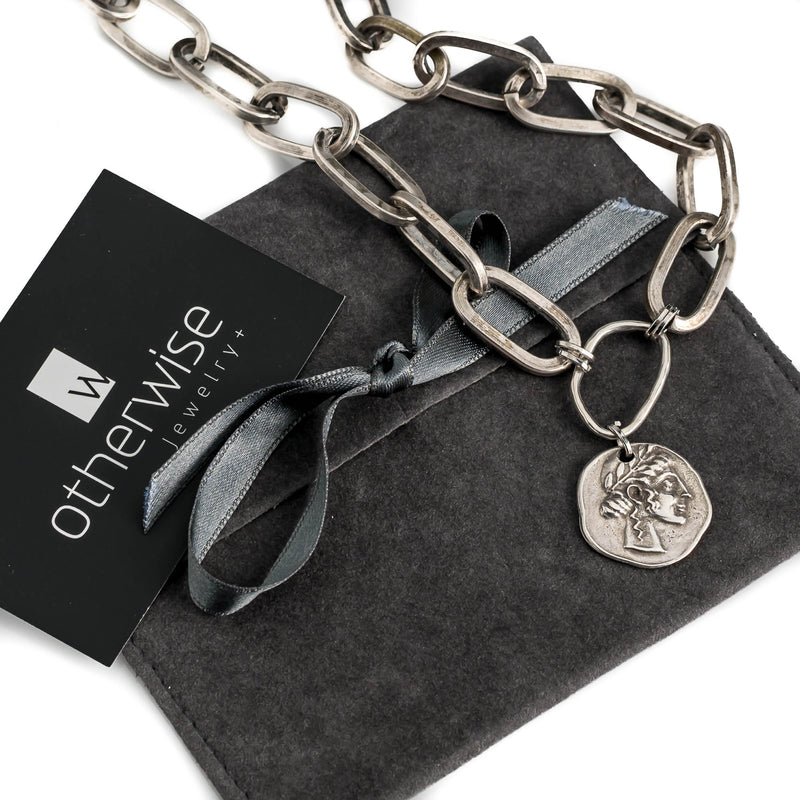Chunky chain choker necklace with coin pendant (NC-1119)​