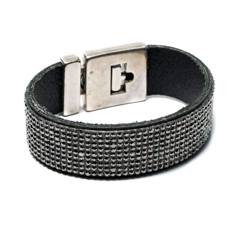Bracelet with strass on dark brown or black leather  (BR-187)