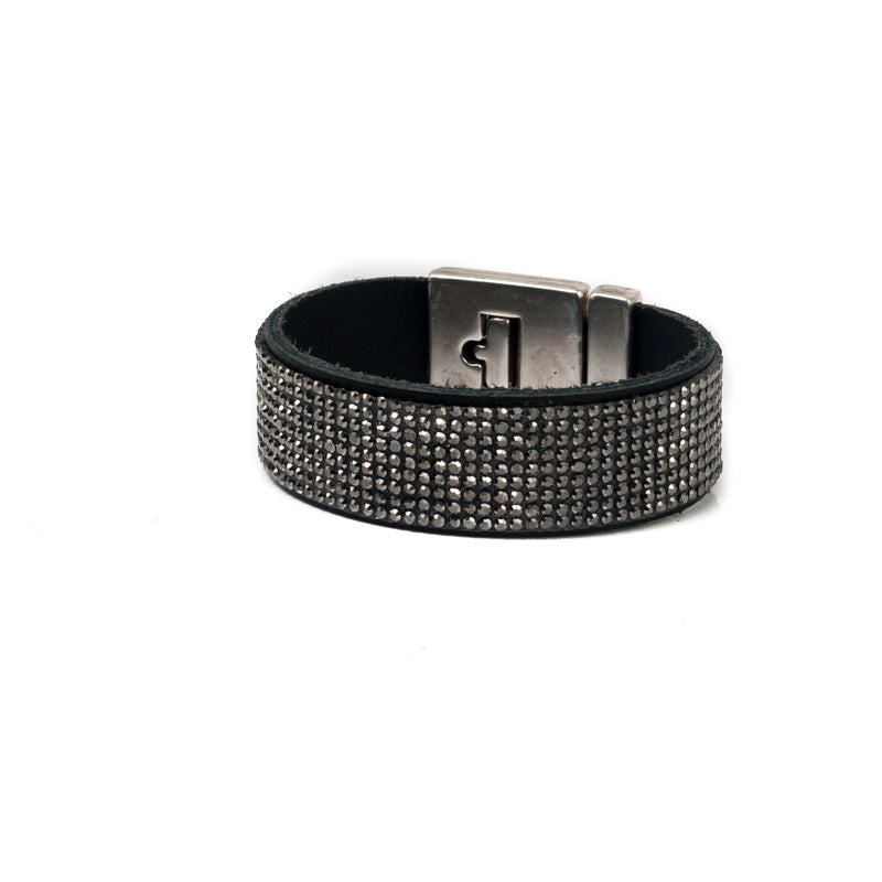 Bracelet with strass on dark brown or black leather  (BR-187)