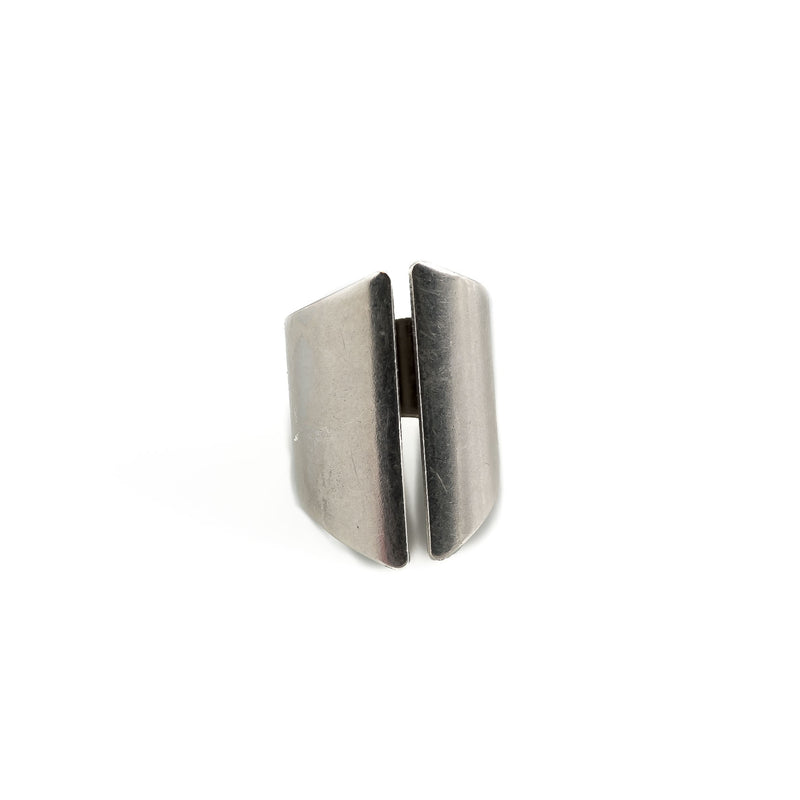 Silver plated ring (R-2039) 