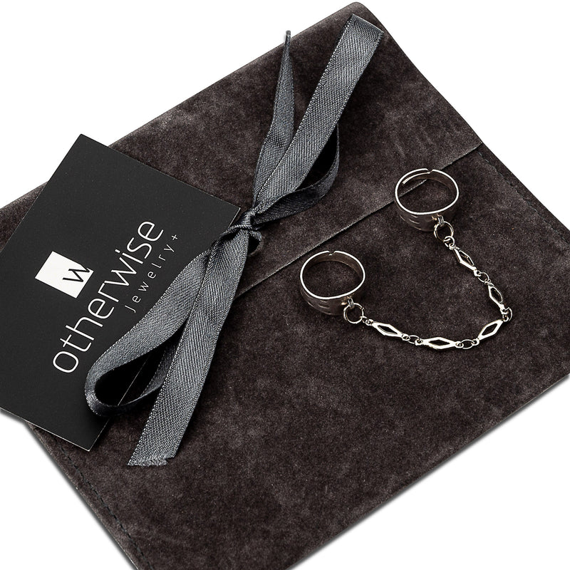 Double rings with chain (R-2070)