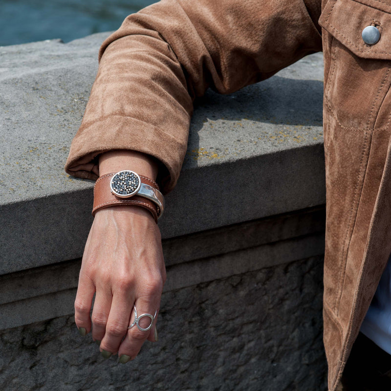 Bracelet - Camel Colored Leather And Metal Bracelet With Big Swarovski Element (BR-249)