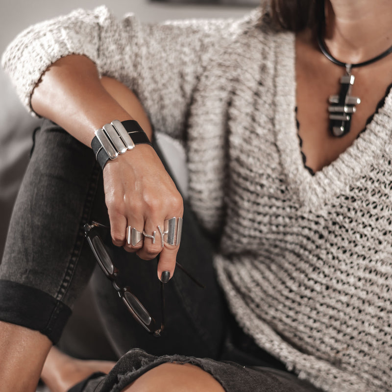 Soft black leather bracelet with silver-plated metal bars (BR-348)