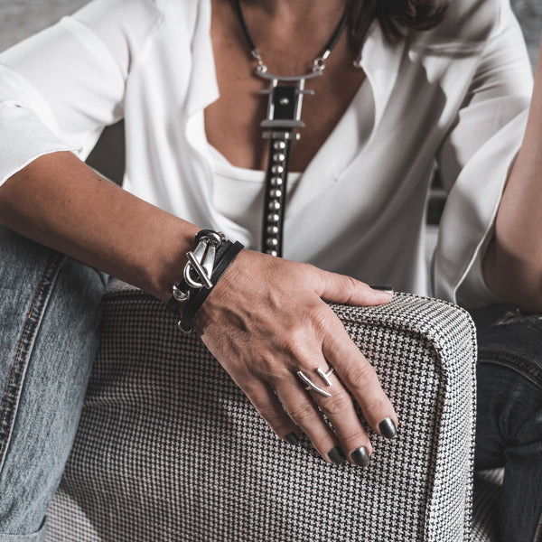 Leather bracelet with funky clasp and metal (BR-351)