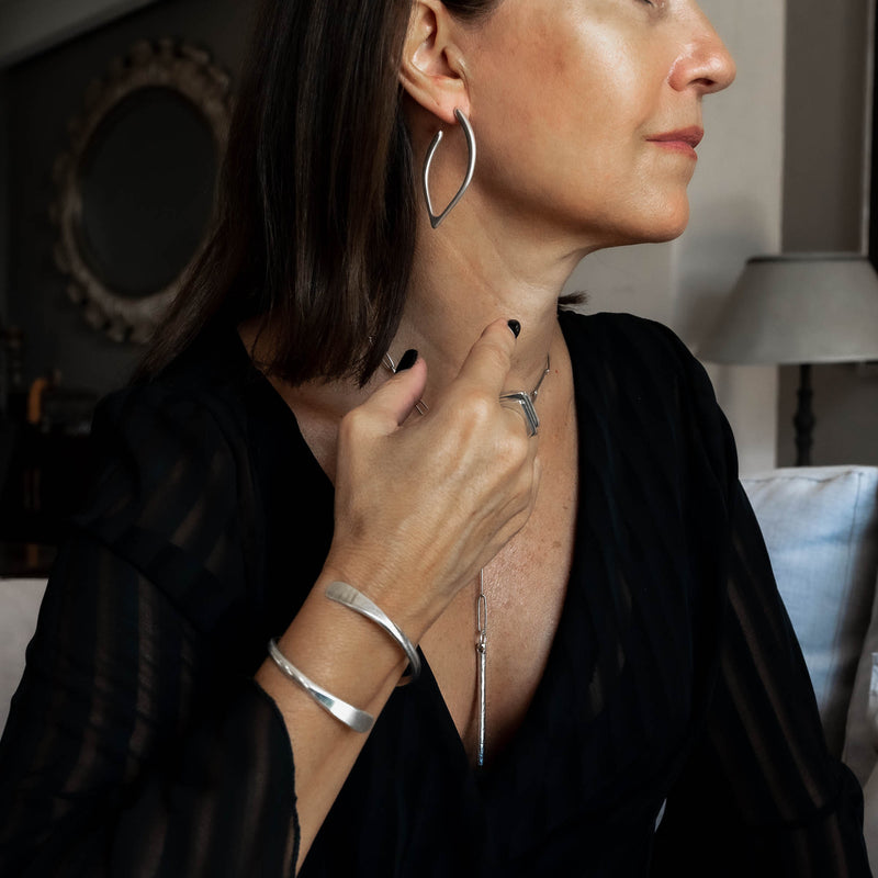 Unique statement earrings to power up your outfit (E-4034)​