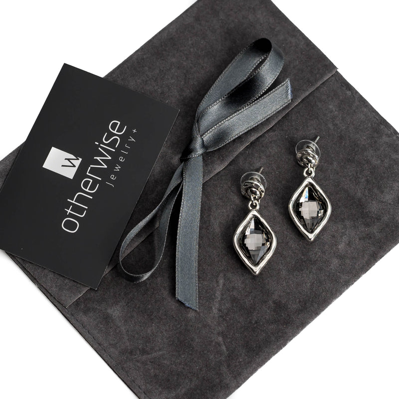 Water drop crystal earrings, sparkling gift for woman, classy earrings (E-4028)​
