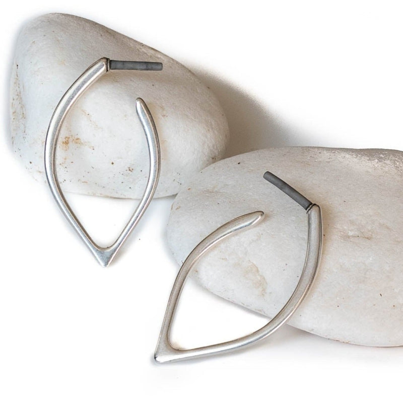 Unique statement earrings to power up your outfit (E-4034)​