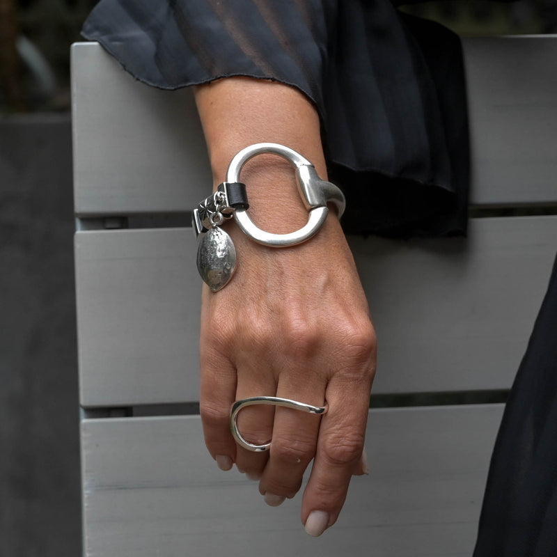 Black leather and horsebit metal, cuff bracelet (BR-416)