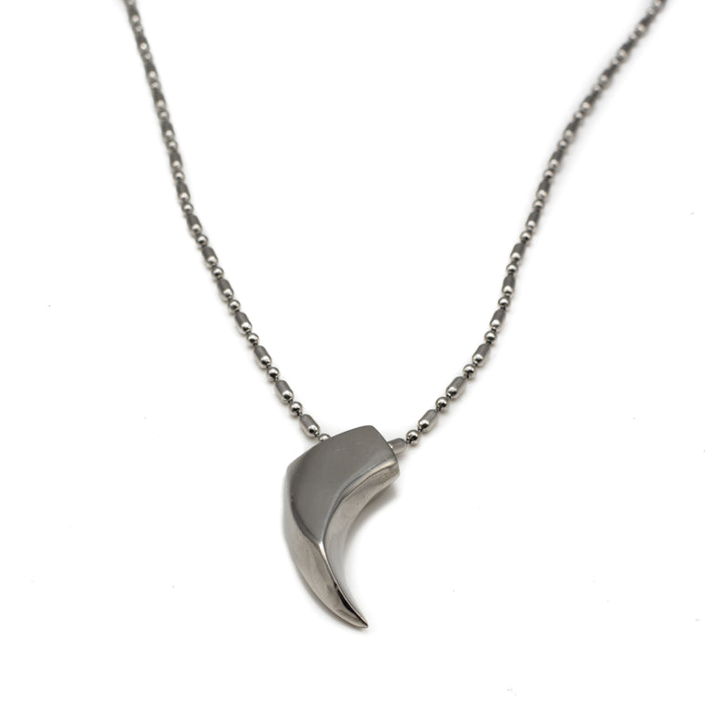 Stainless steel animal wolf tooth pendant necklace (M-7012)