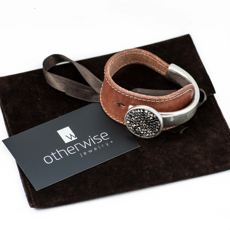 Bracelet - Camel Colored Leather And Metal Bracelet With Big Swarovski Element (BR-249)