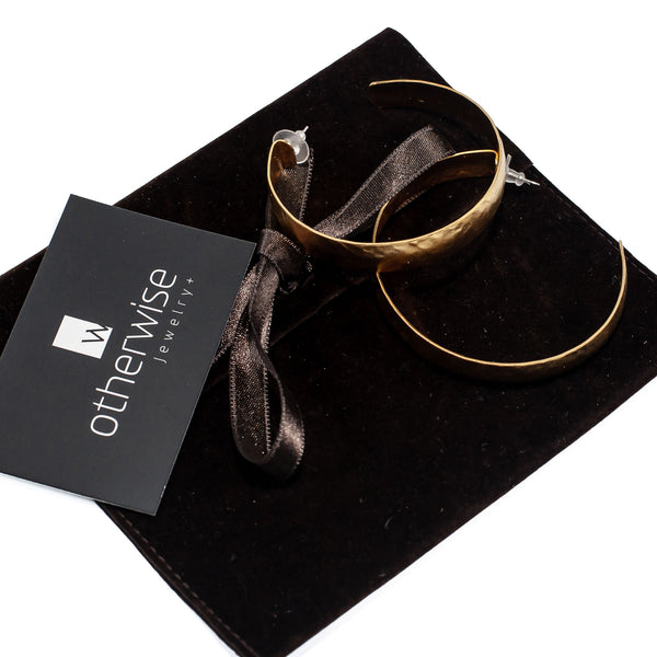 Gold-plated hammered earrings (E-4017) - Otherwise Jewelry+
